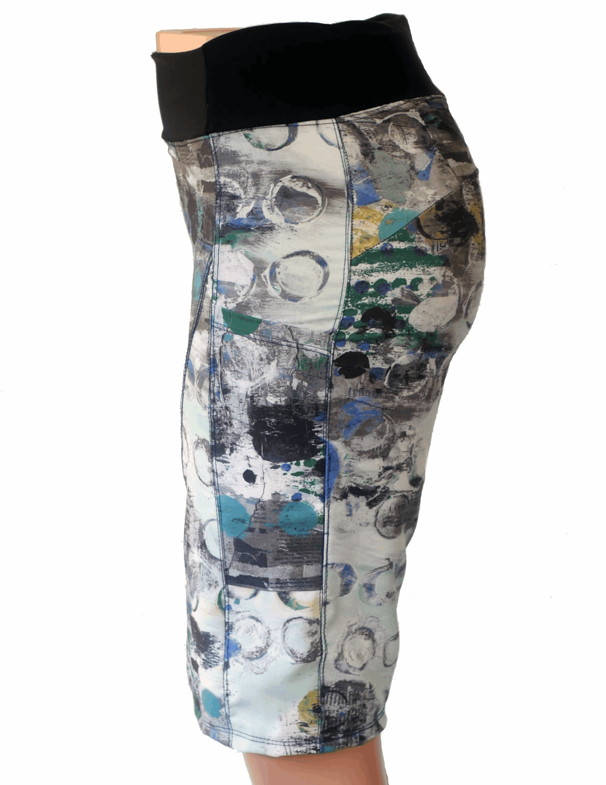 Women's mountain short with new print, contoured elastic yoga waist, stretch poly spandex, and moisture-wicking fabric.