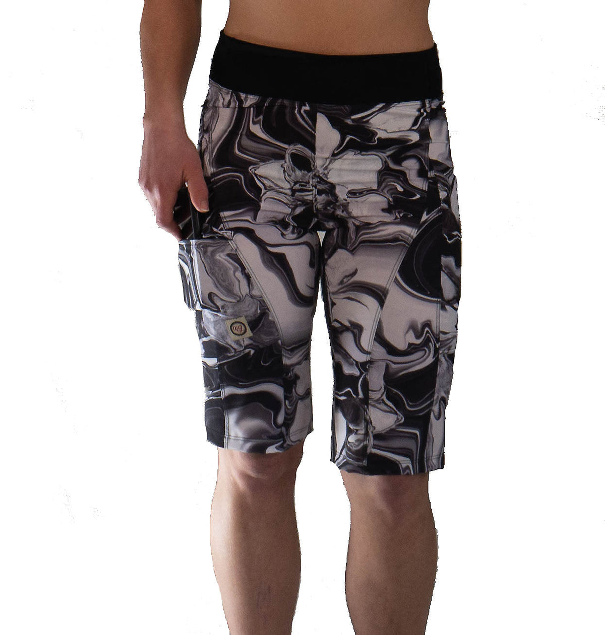 Women's Mountain Short-Yin & Yang with black and white pattern, yoga waist, and versatile pockets.