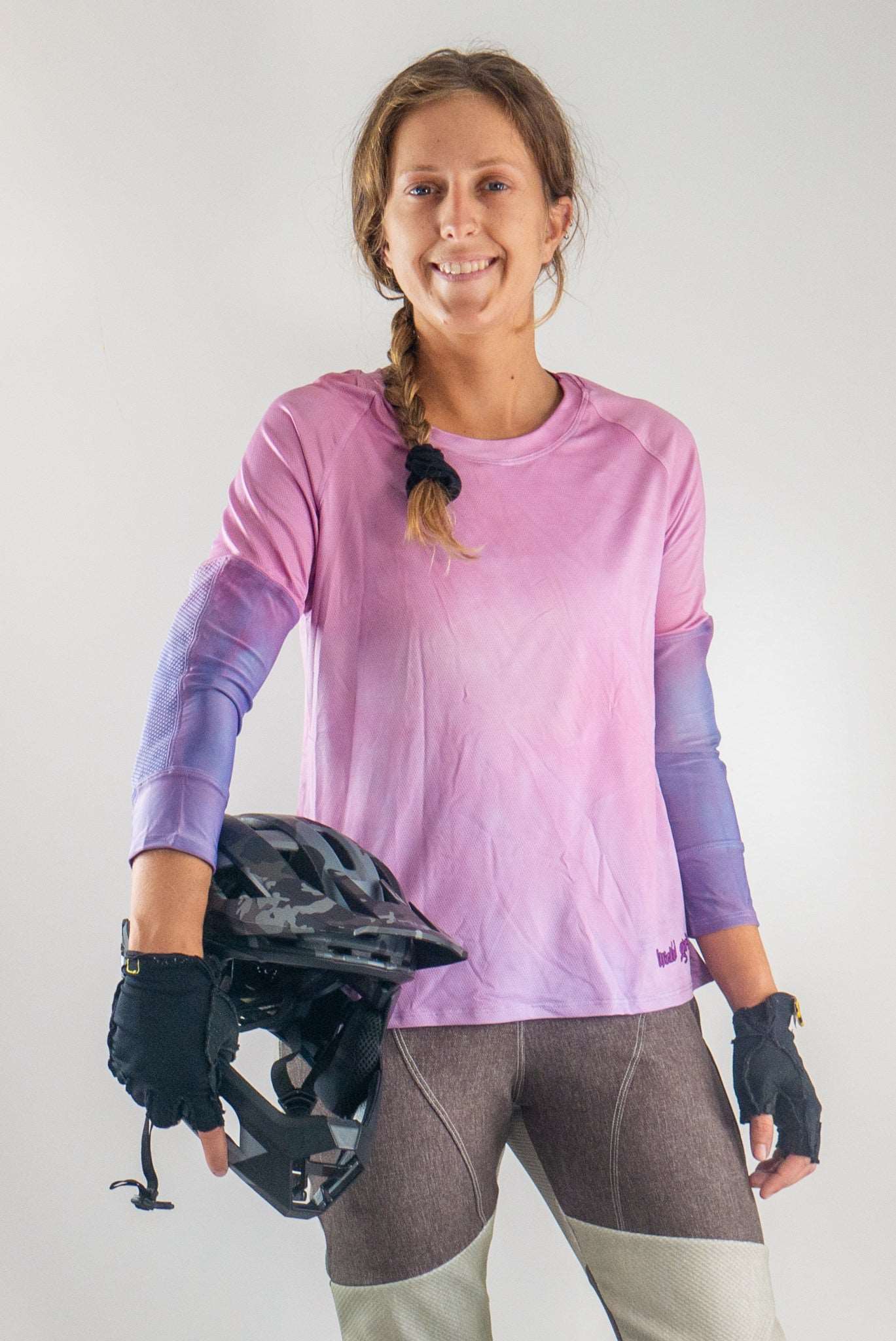 Mountain Bike Top Jet Black with G-Form elbow pads and durable stretch fabric.