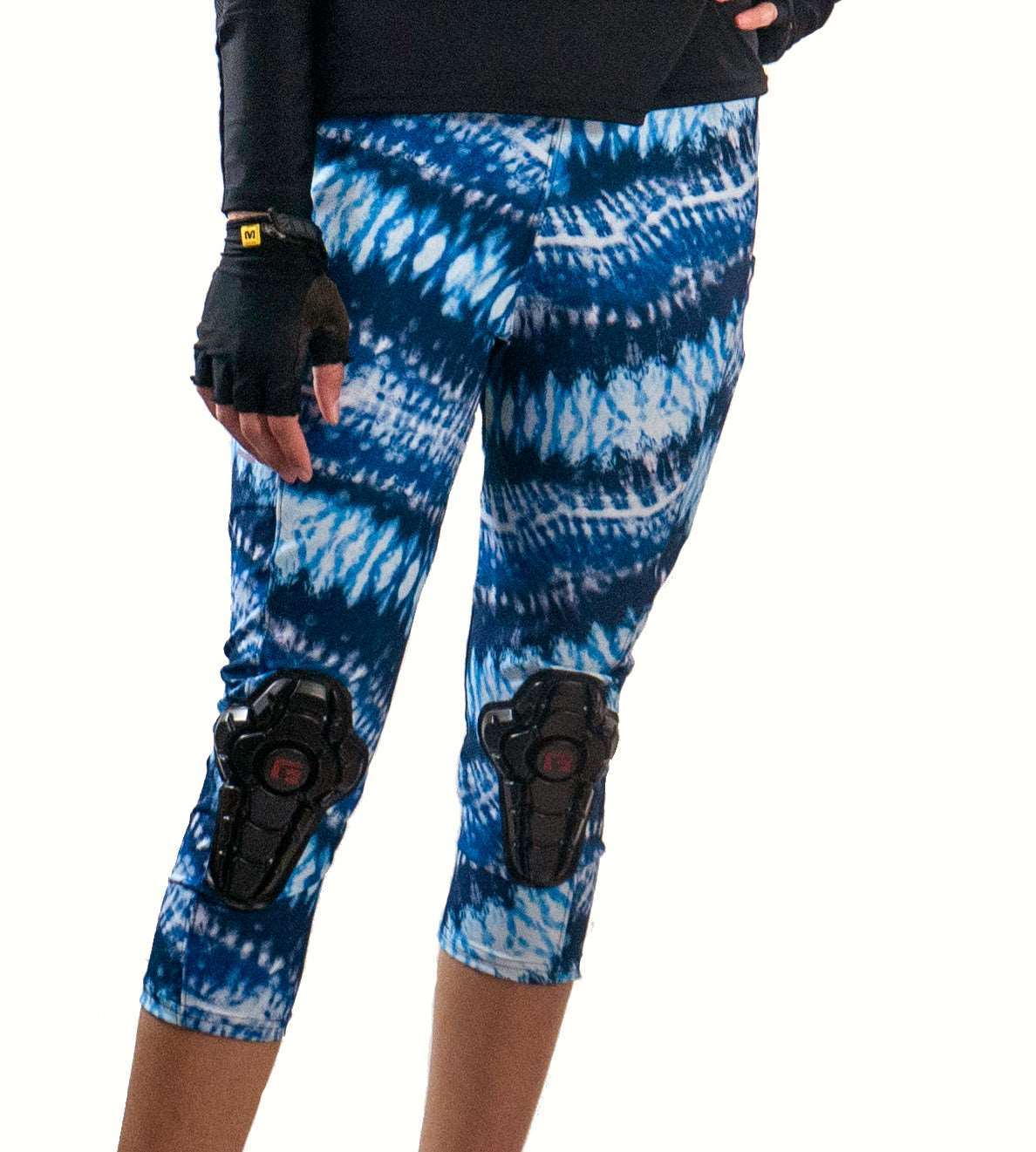 Women's Trail Pants Blue Wave with knee pads for cycling.