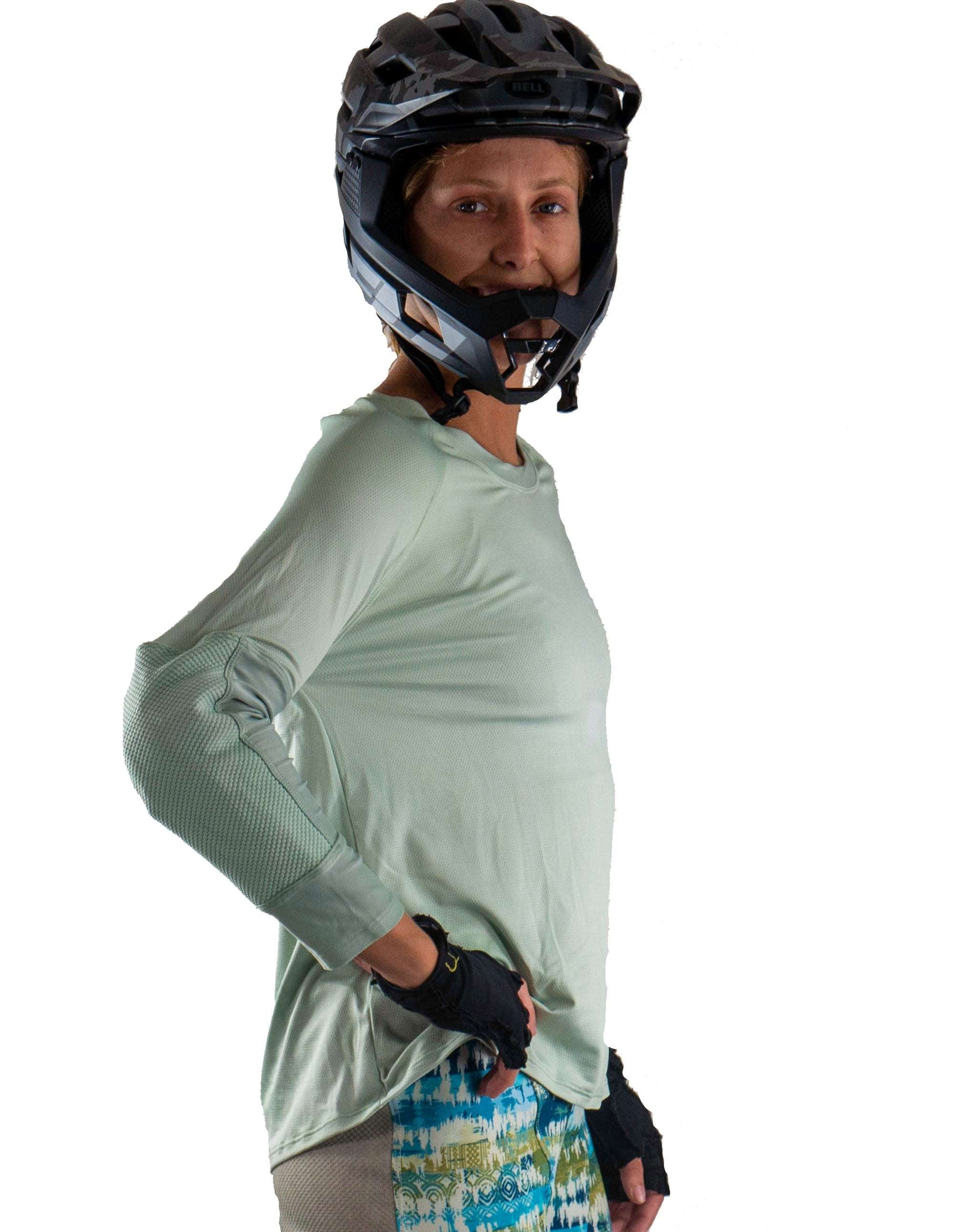 Mountain Bike Jersey Moss with removable elbow pads and durable stretch fabric.