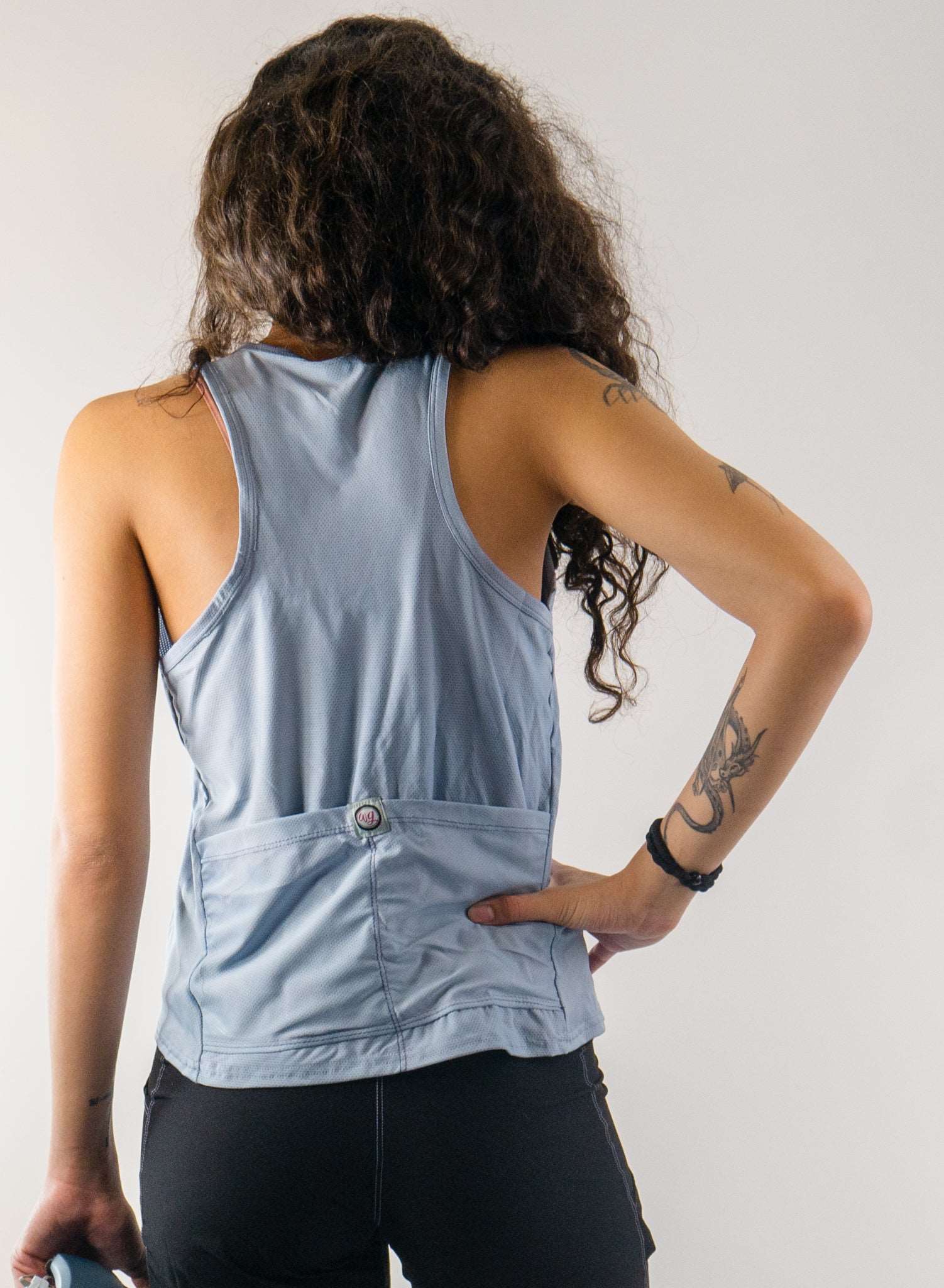 Trail Blazer Mountain Bike Top Grey with two back pockets and ventilation points.