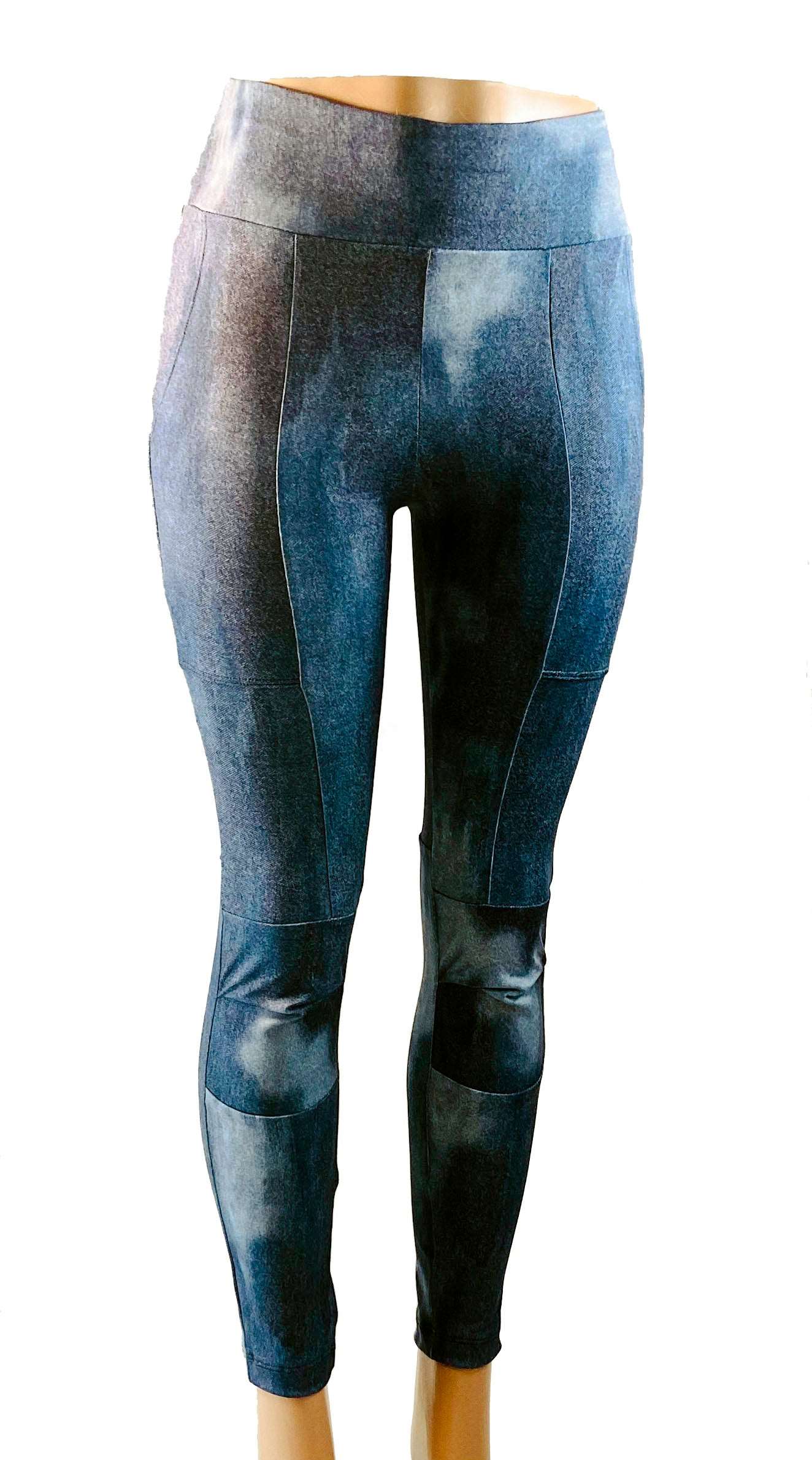 Bike cycling pants in blue jean style with durable stretch fabric and multiple pockets.