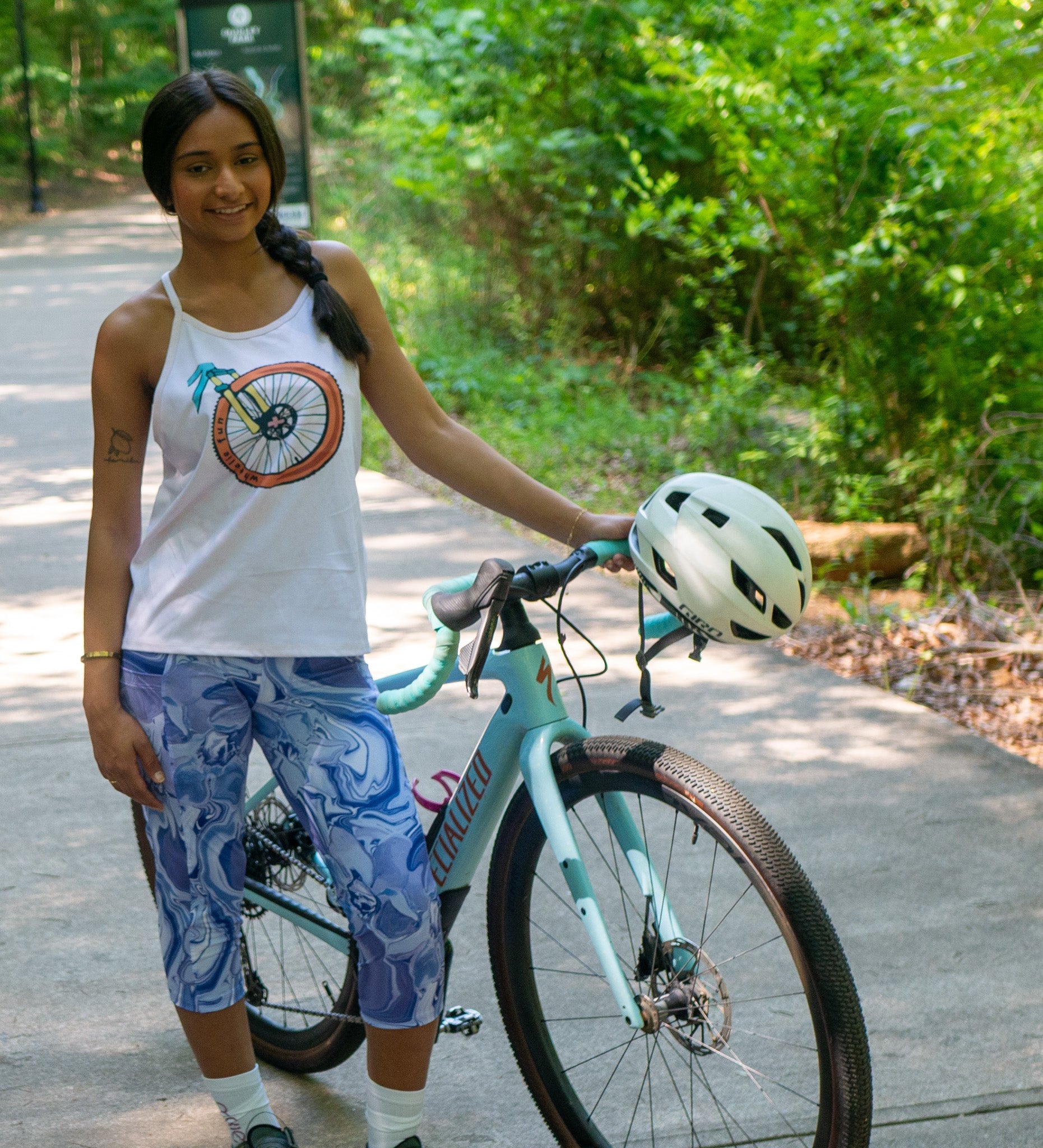 Women's cycling knickers for women with Italian chamois, recycled stretch fabric, elastic waist, moisture-wicking, side pockets, and flattering fit