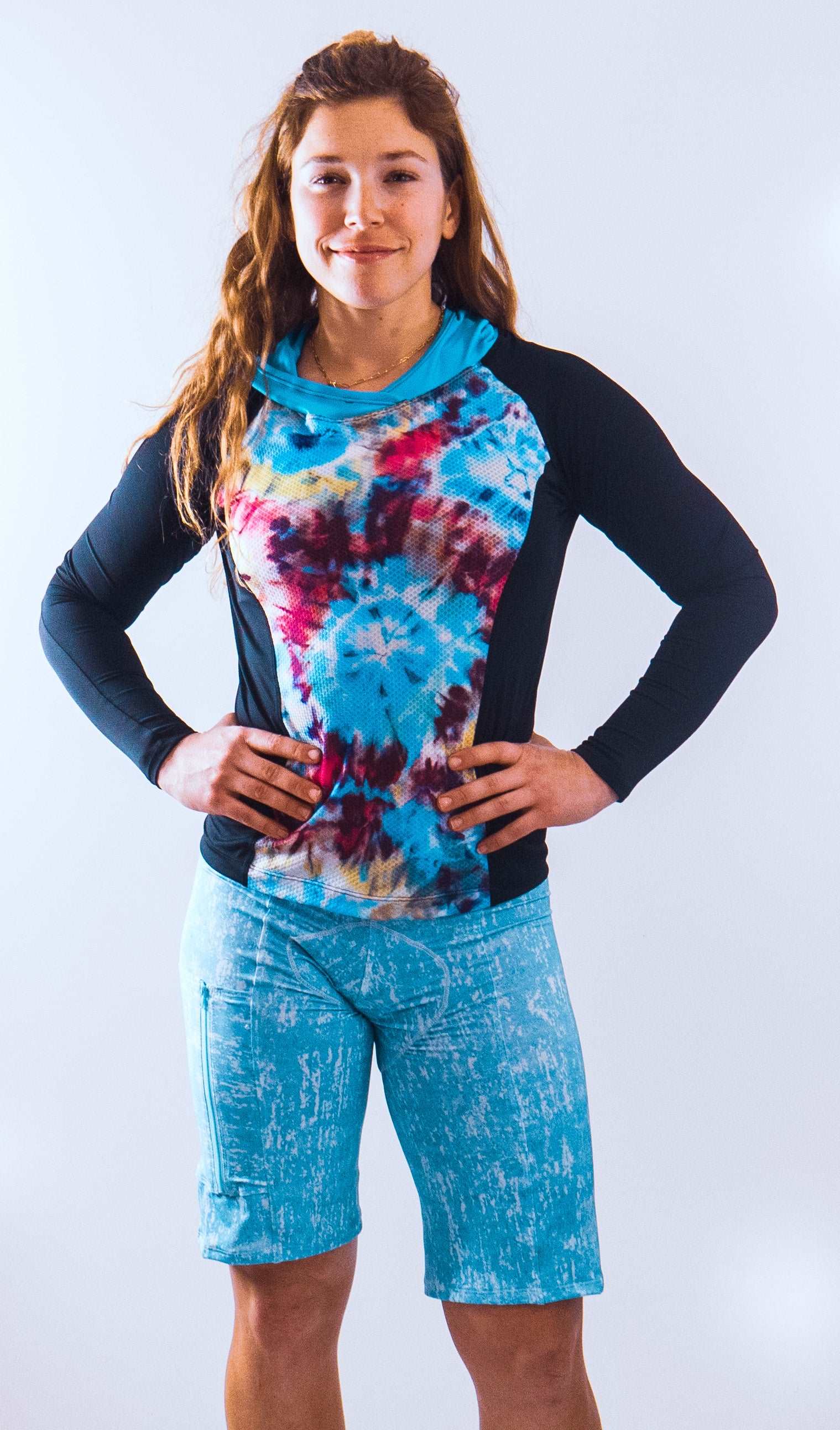 Women's mountain bike shorts in blue sky, featuring Italian chamois, elastic waist, moisture-wicking fabric, and a side pocket.