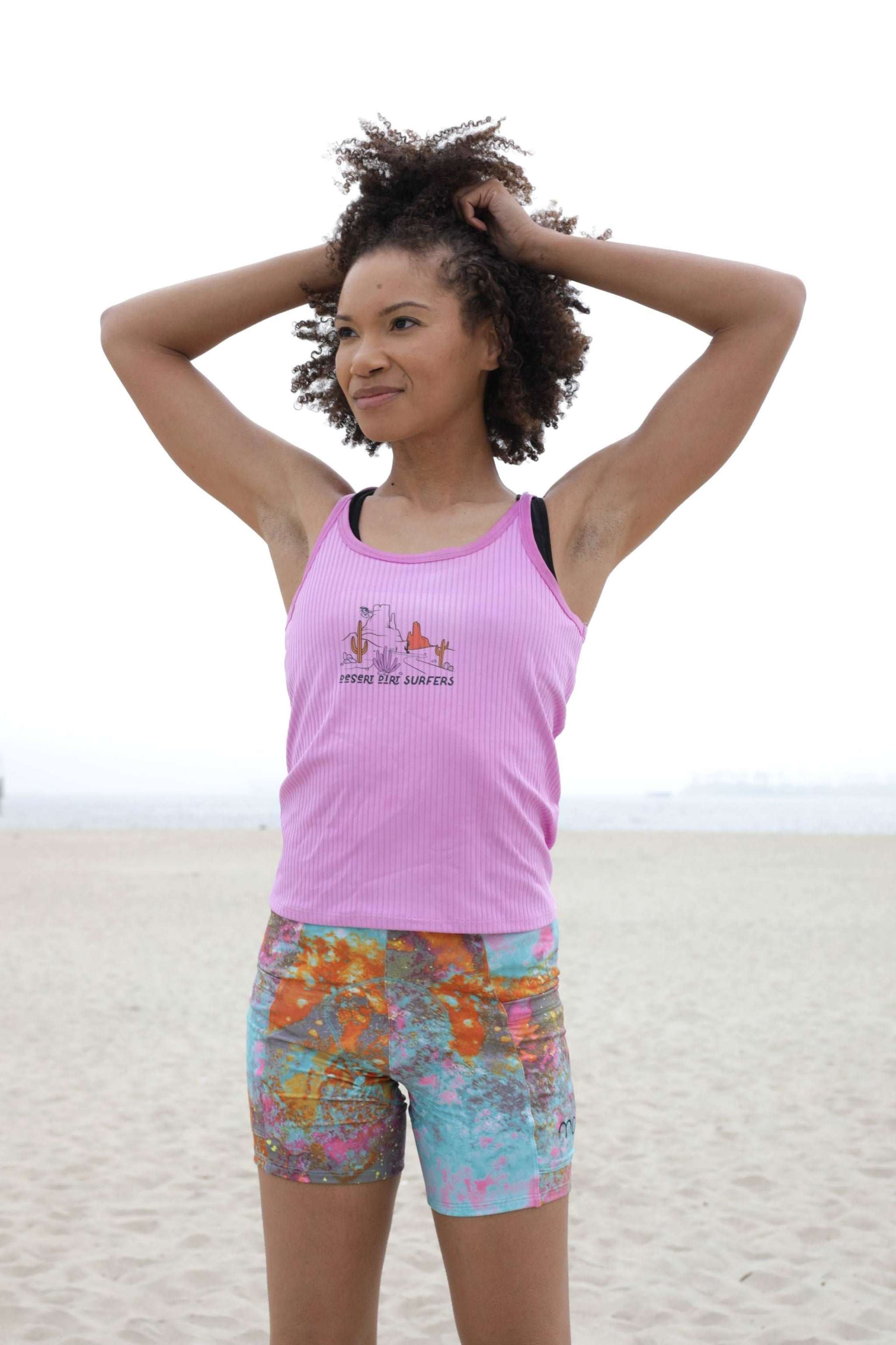 Women's gravel shorts with Italian chamois, designed for comfort and fit.