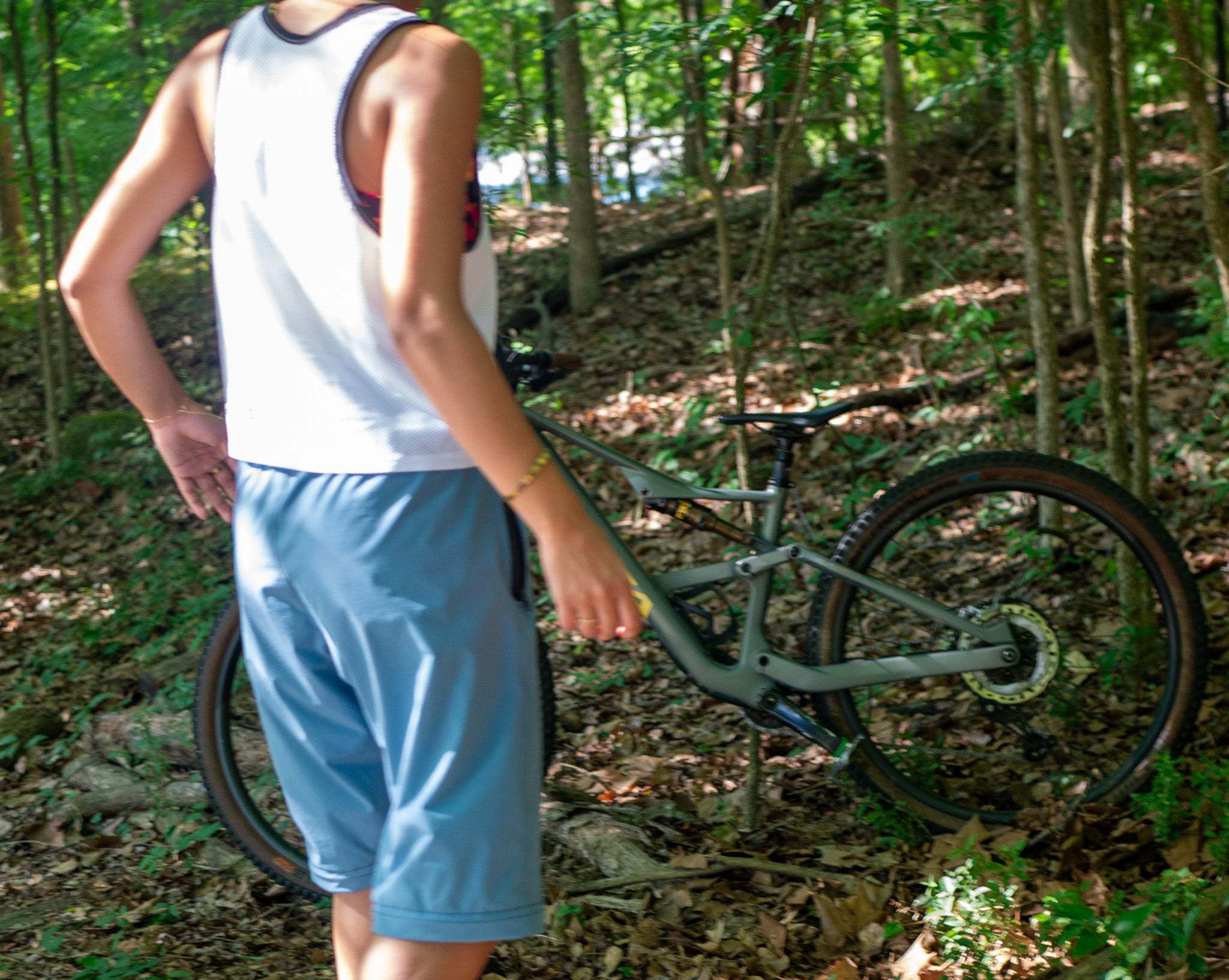 Women’s Conversion Cargo Mountain Bike Pants in Dusty Blue for versatile mountain biking
