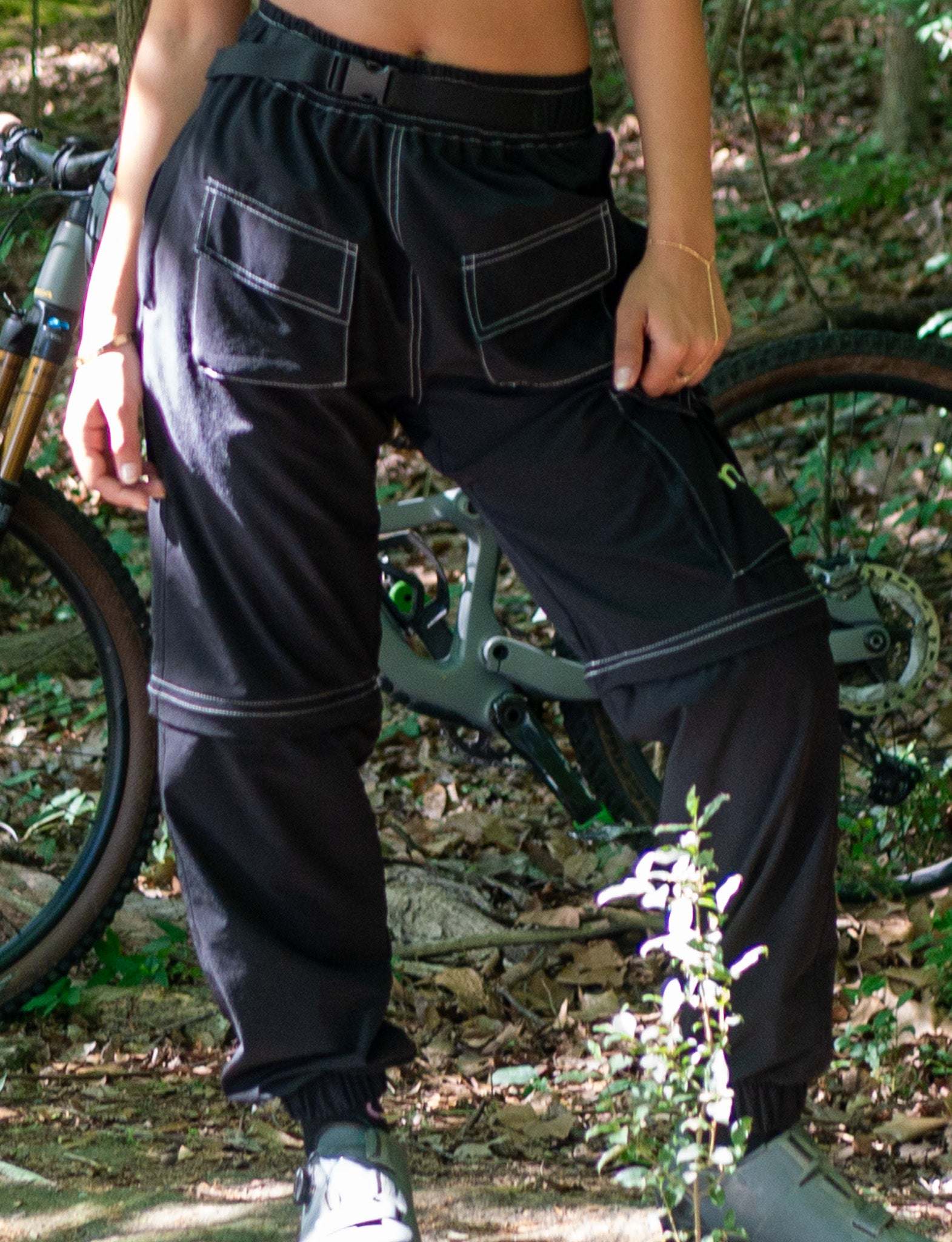Women's conversion cargo MTB pants in dusty blue for mountain biking