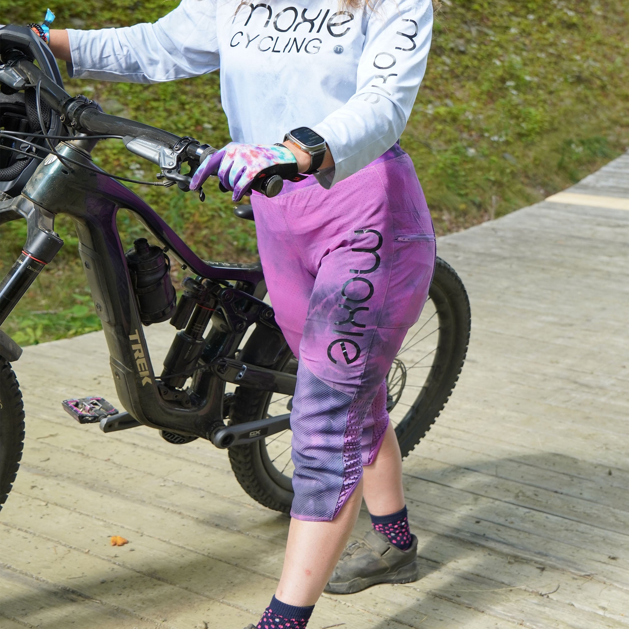 Electric Bloom bike pants with removable G-Form knee pads, durable and breathable for all-year mountain biking