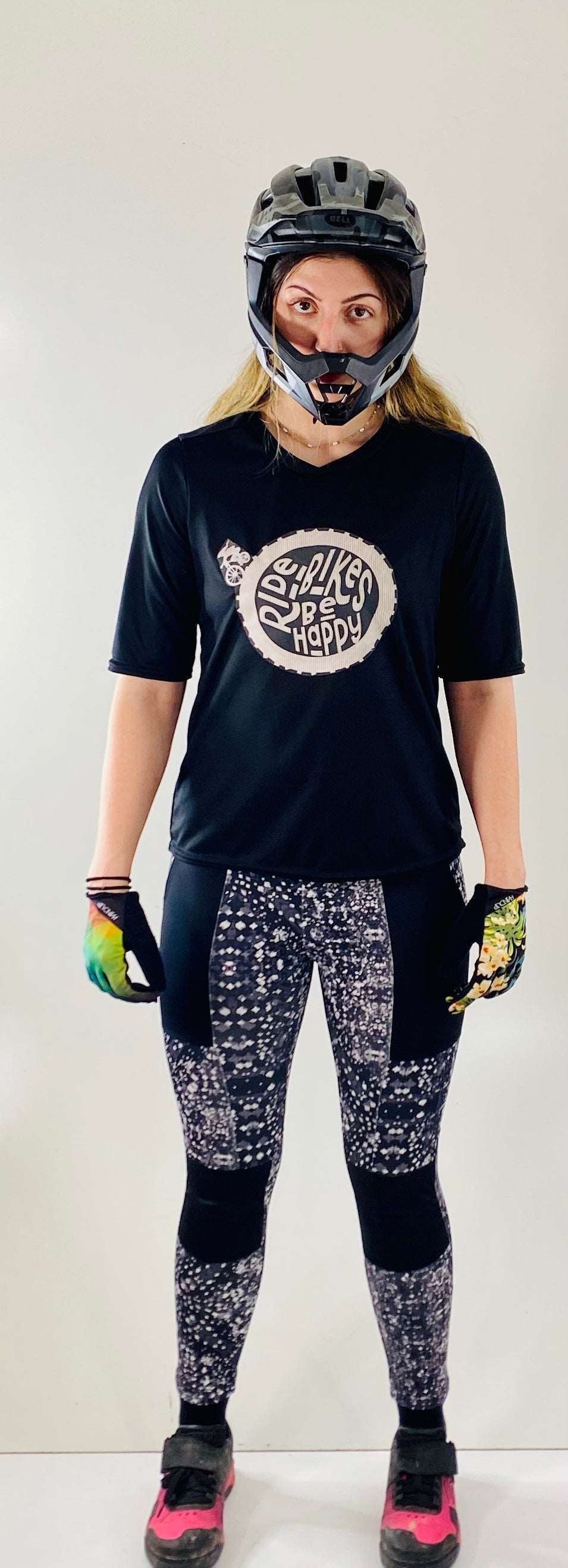 Happy Short Sleeve with breathable mesh fabric and looser mountain bike fit.