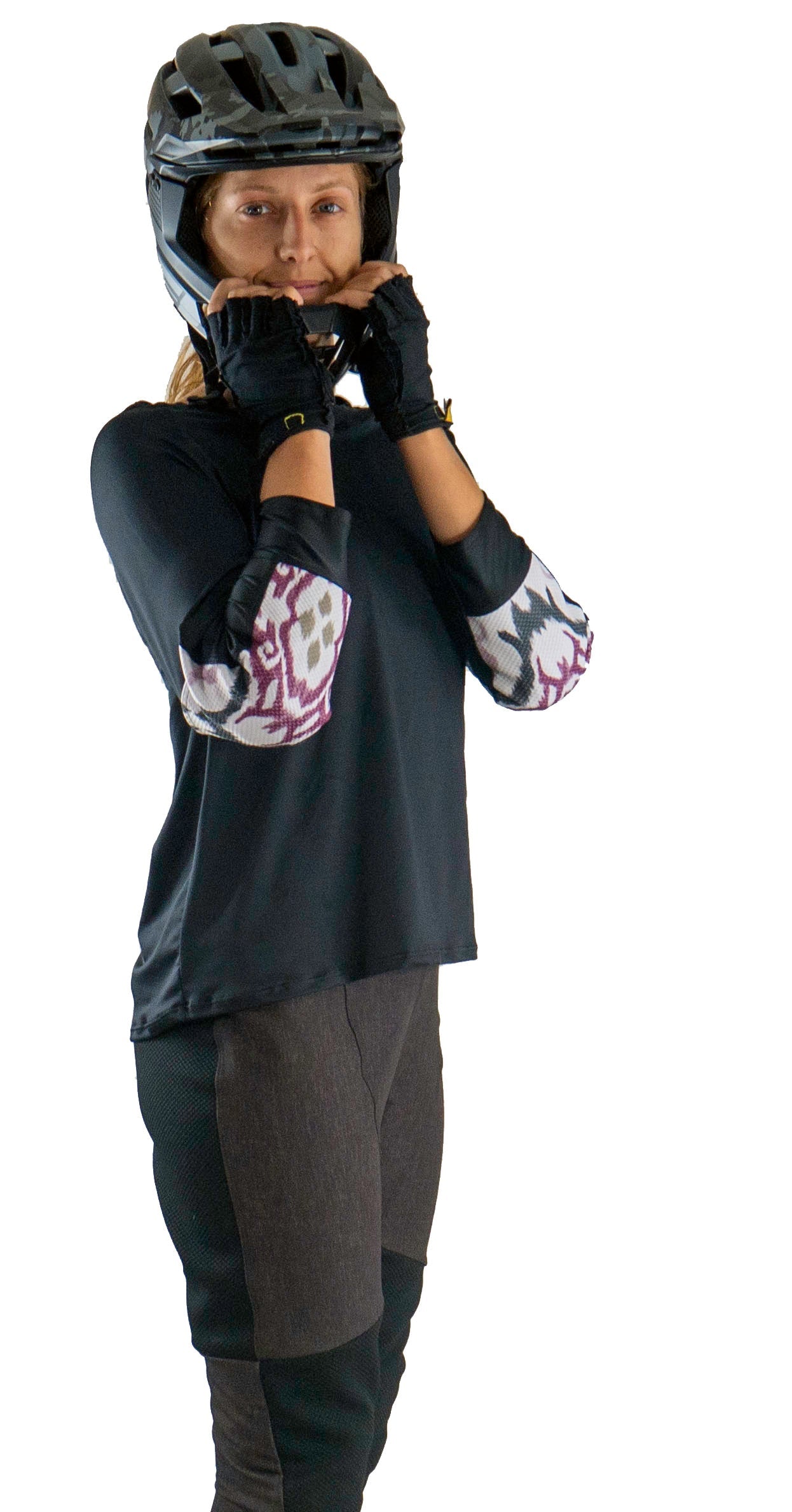 Mountain Bike Top Jet Black with removable elbow pads and stretchy fabric.